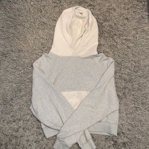 Aerie gray cropped sweatshirt size XS